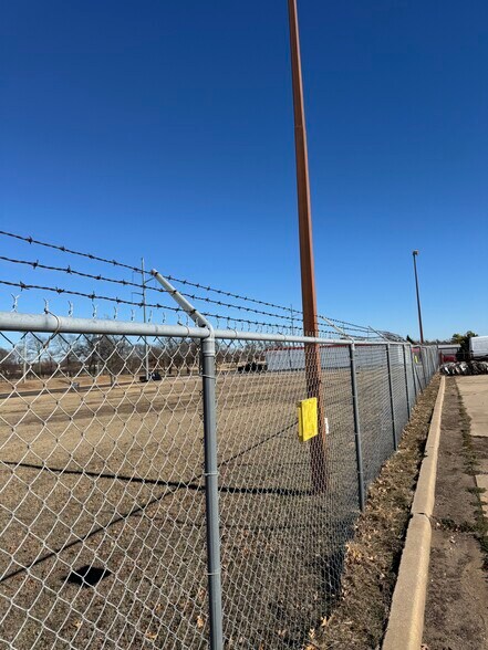 More Photos Of 8716 SE 15th St, Oklahoma City Distribution For Sale