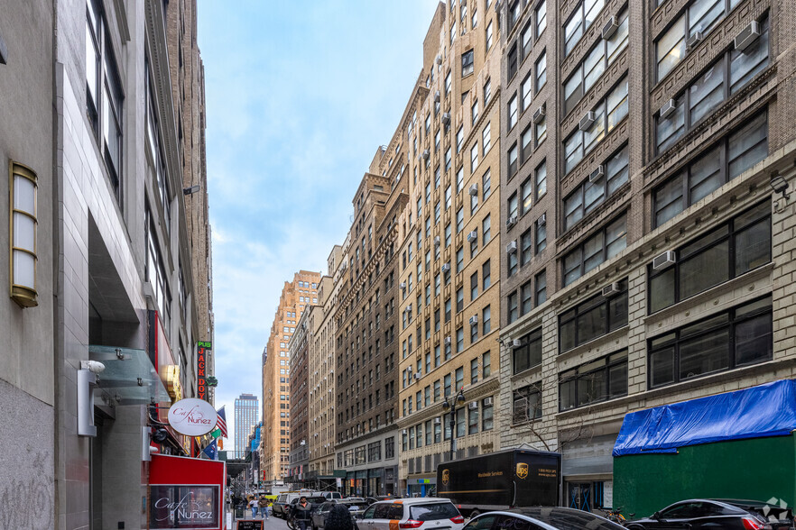 Primary Photo Of 253 W 35th St, New York Office For Lease