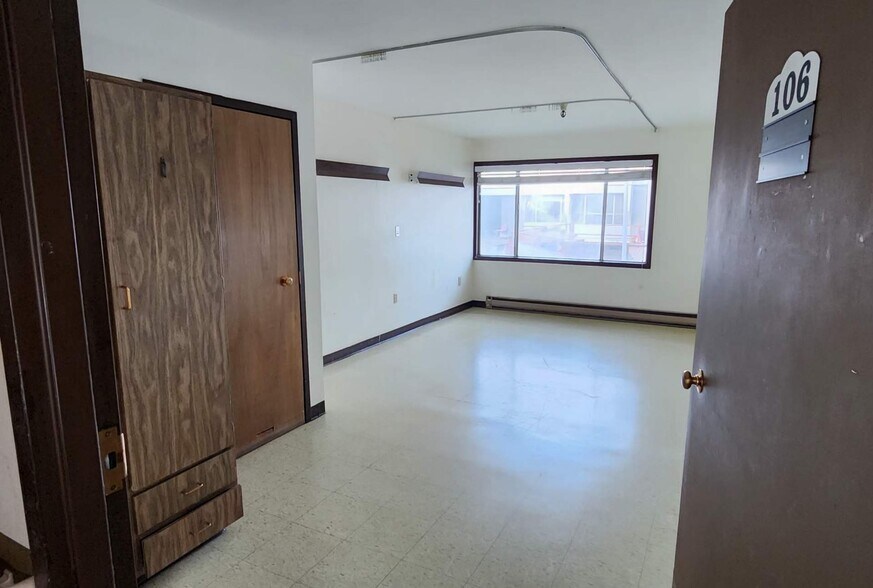 More Photos Of 1500 Avenue G, Ely Specialty For Sale