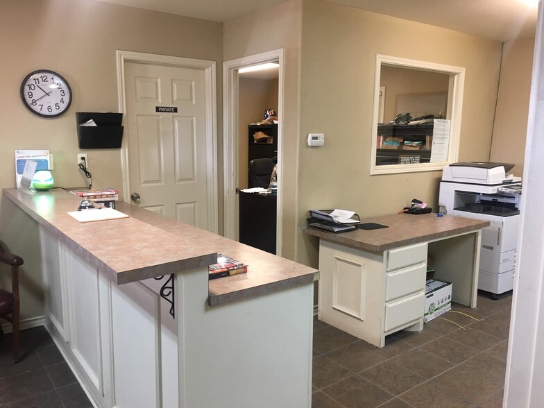 More Photos Of 9007 N US Hwy 59, Victoria Warehouse For Sale