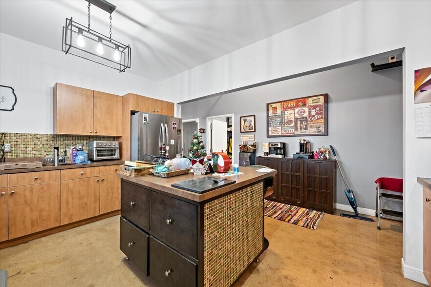 More Photos Of 128 N 8th St, Allentown Warehouse For Sale