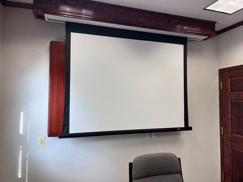 More Photos Of 2110 Enterprise St SE, Grand Rapids Office Residential For Lease