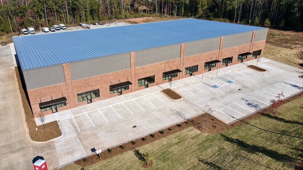 More Photos Of 40 Ellen Sims Ct, Newnan Warehouse For Lease