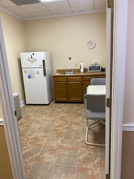 More Photos Of 659 Emory Valley Rd, Oak Ridge Office For Lease