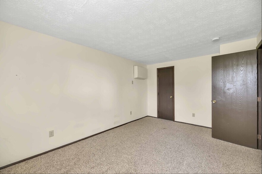 More Photos Of 2612 Pioneer Trl, Sandusky Apartments For Sale