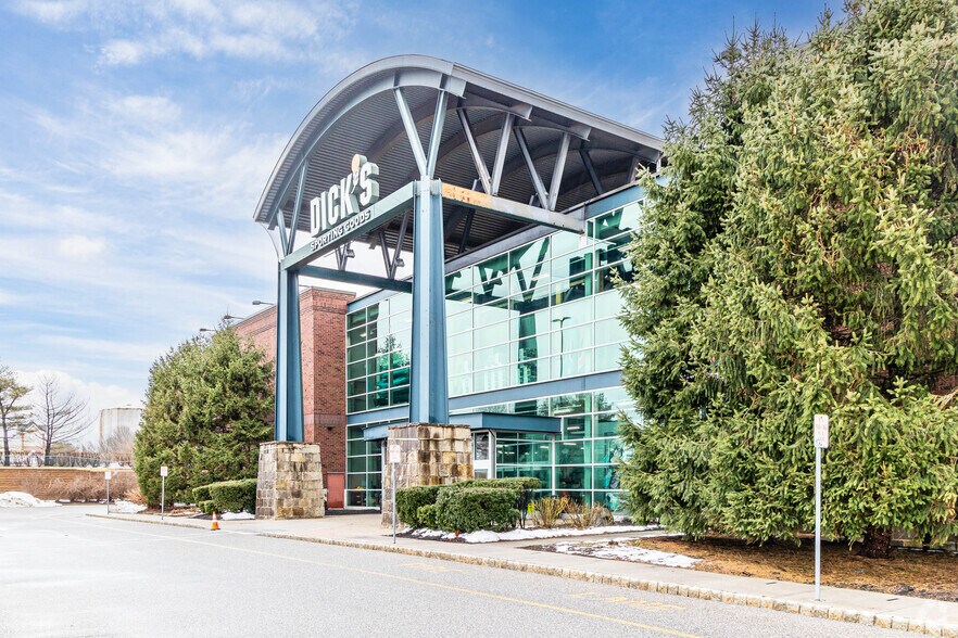 More Photos Of 650 Trotters Way, Freehold General Retail For Sale