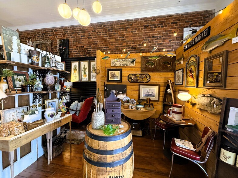 More Photos Of 108 N Main St, Greensboro General Retail For Sale