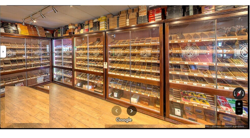 More Photos Of 90 E Main St, Patchogue Freestanding For Lease