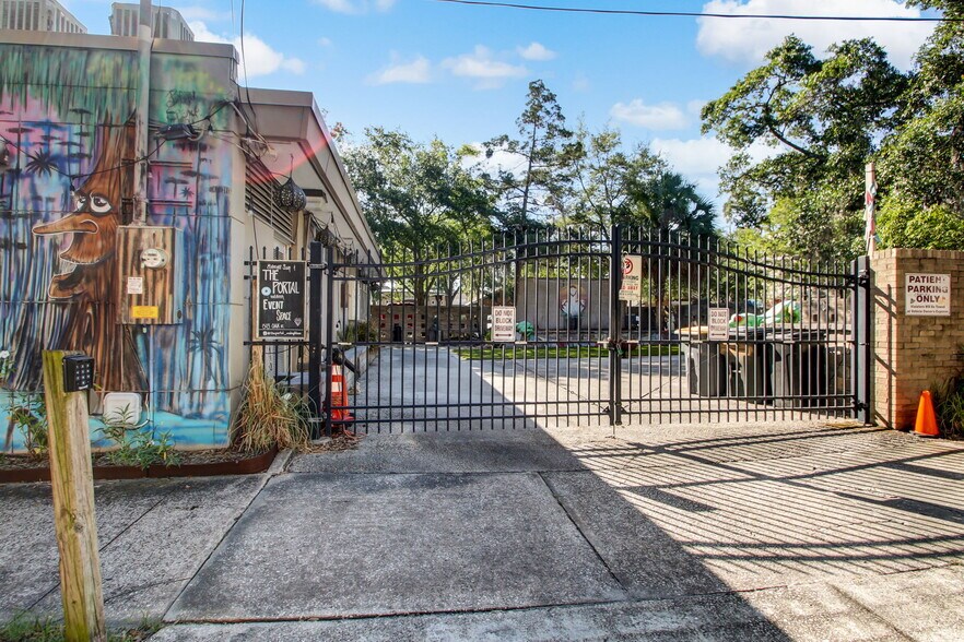 More Photos Of 1503 Oak St, Jacksonville Medical For Sale