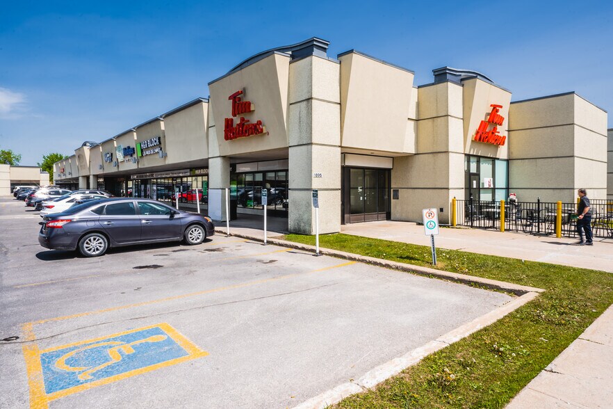 More Photos Of 1895 Boul René-Laennec, Laval General Retail For Lease