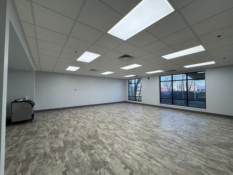 More Photos Of 188 Earl Davis Dr, Russellville Manufacturing For Lease