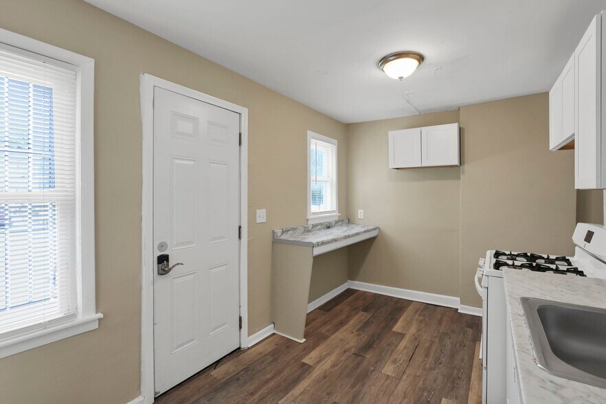 More Photos Of 1079 S James Rd, Columbus Apartments For Sale