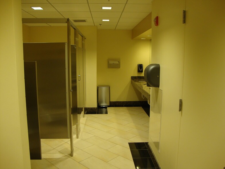 More Photos Of 501 N Frederick Ave, Gaithersburg Medical For Lease