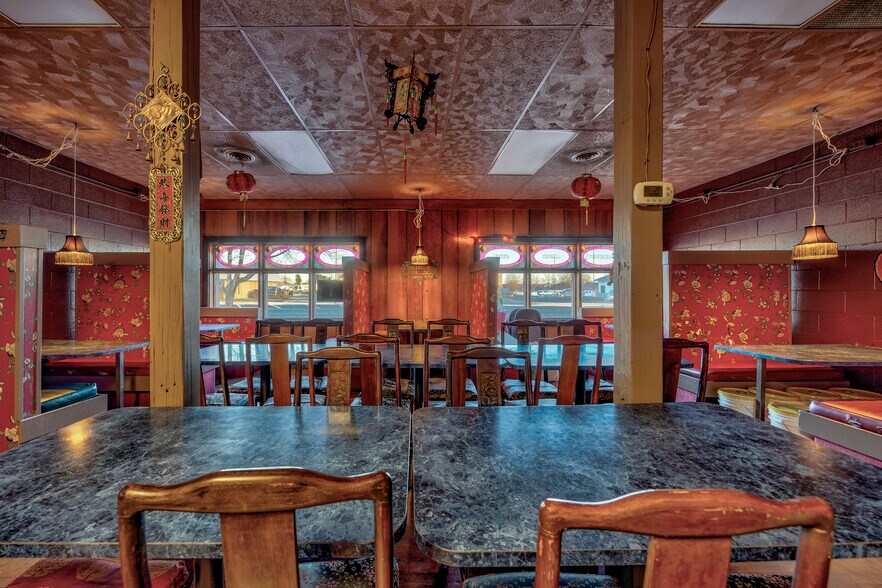 More Photos Of 627 S Columbia Ave, Connell General Retail For Lease