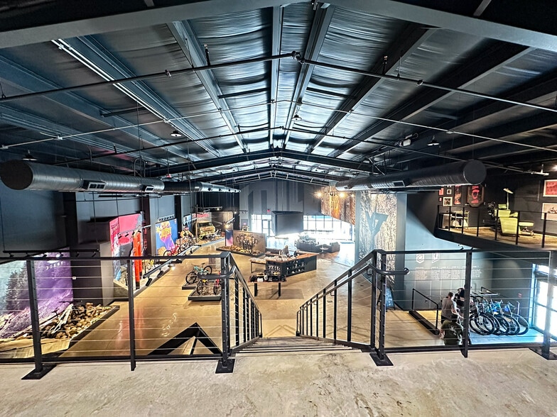 More Photos Of 306 S Main St, Bentonville Storefront For Lease