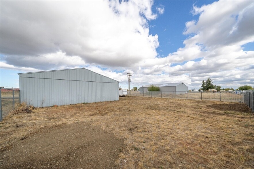 More Photos Of 12825 W 17th Ave, Airway Heights Warehouse For Sale