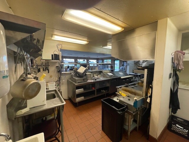 More Photos Of 3020 Harrisburg Ave NE, Canton Restaurant For Sale