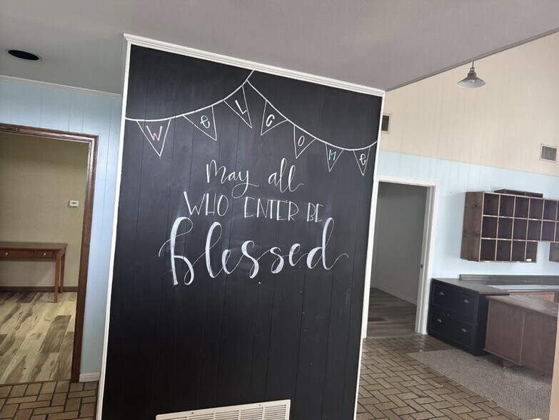 More Photos Of 2124 N 25th St, Waco Medical For Sale