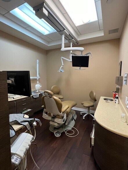 More Photos Of 26137 La Paz Rd, Mission Viejo Medical For Lease