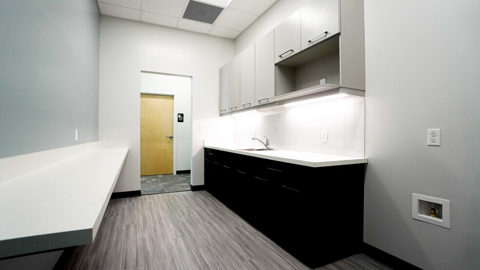 More Photos Of 1290 Ocoee Apopka Rd, Ocoee Unknown For Lease