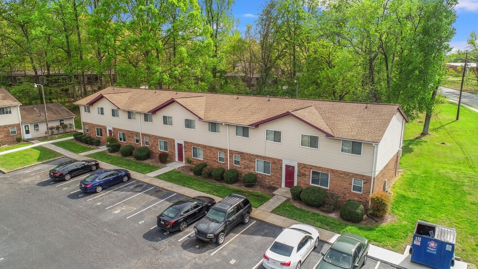Primary Photo Of 1611 Fairfax Rd, Greensboro Apartments For Sale
