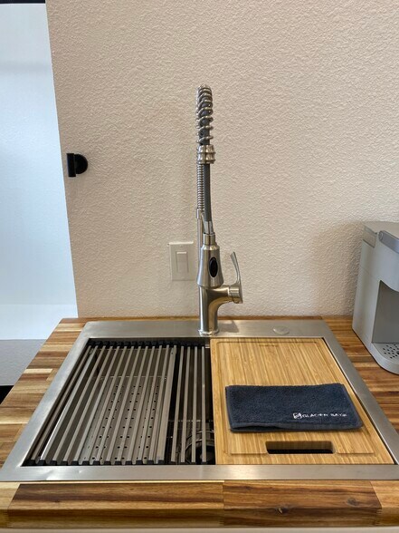 More Photos Of 99 Bartlett St, Reno Apartments For Sale