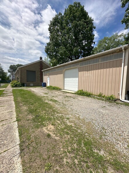 More Photos Of 400 Magnolia St, Beverly Warehouse For Sale