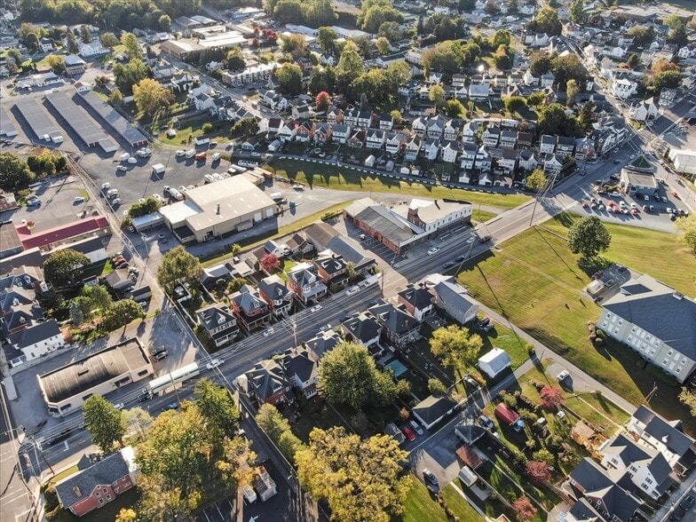 More Photos Of 128 W 3rd St, Waynesboro Freestanding For Sale