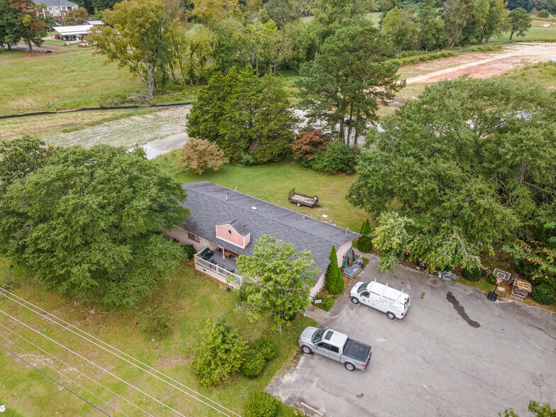 More Photos Of 2136 N Main St, Fuquay-Varina Medical For Sale