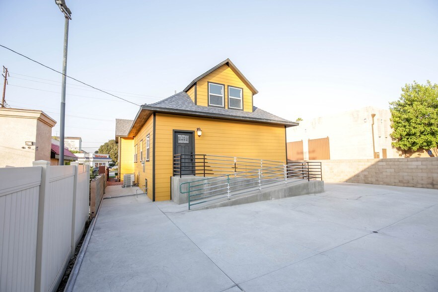 More Photos Of 668 E Redlands Blvd, Redlands Office For Sale