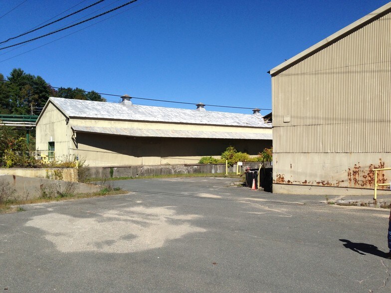 More Photos Of 157 Columbia St, Lee Warehouse For Sale