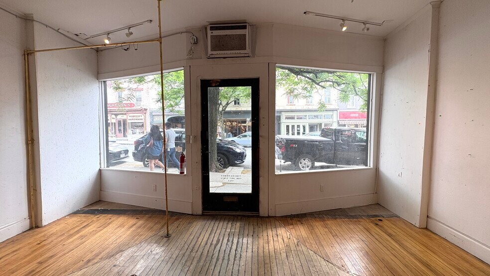 More Photos Of 612 Warren St, Hudson Storefront Retail Residential For Lease