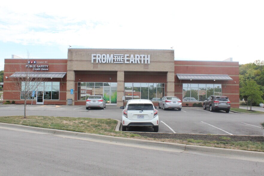 More Photos Of 19321 E US Highway 40 Hwy, Independence Unknown For Lease