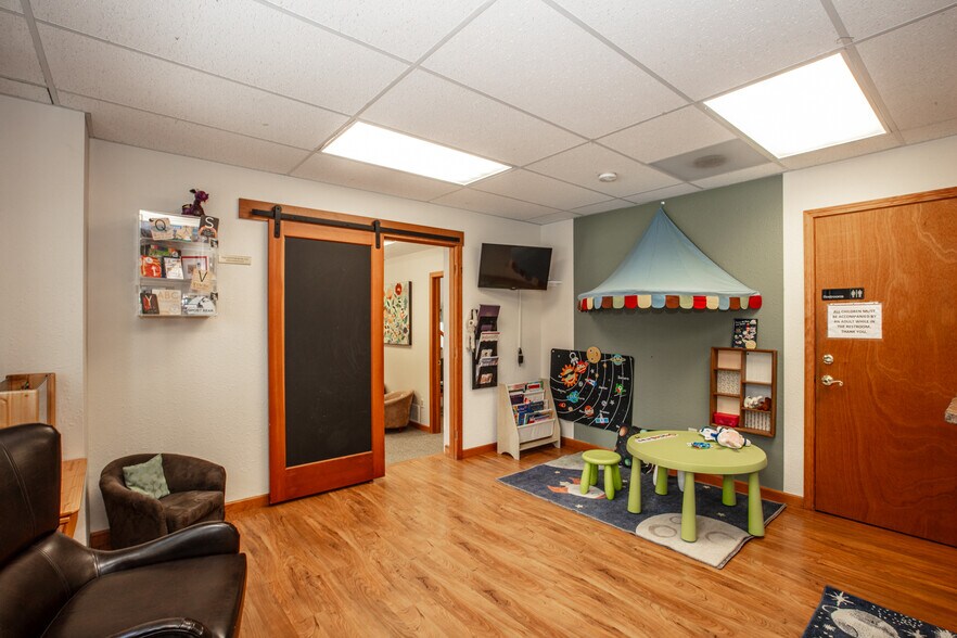 More Photos Of 724 Pine St, Sandpoint Office Residential For Sale