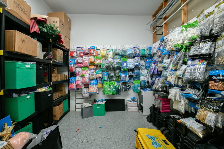 More Photos Of 570-572 Boston Post Rd, Milford Storefront Retail Office For Sale
