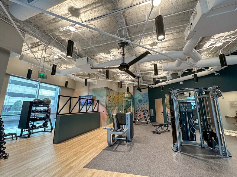 More Photos Of 13024 Ballantyne Corporate Pl, Charlotte Office For Lease
