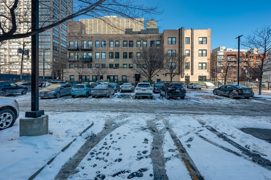 More Photos Of 2100-2114 S Indiana Ave, Chicago Apartments For Sale