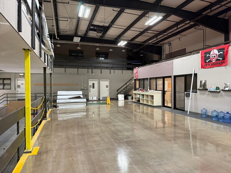 More Photos Of 5201 S 19th St, Lincoln Warehouse For Sale