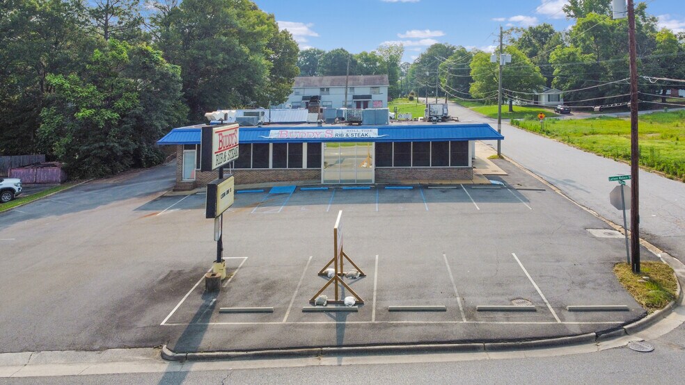 Primary Photo Of 2701 Lurleen B Wallace Blvd, Northport Restaurant For Lease