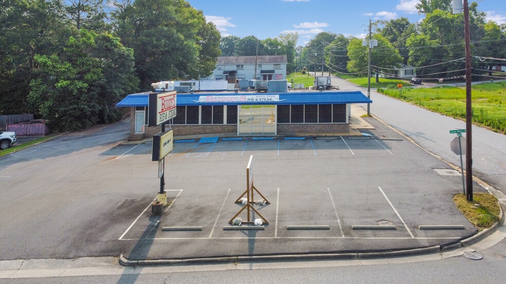 More Photos Of 2701 Lurleen B Wallace Blvd, Northport Restaurant For Lease