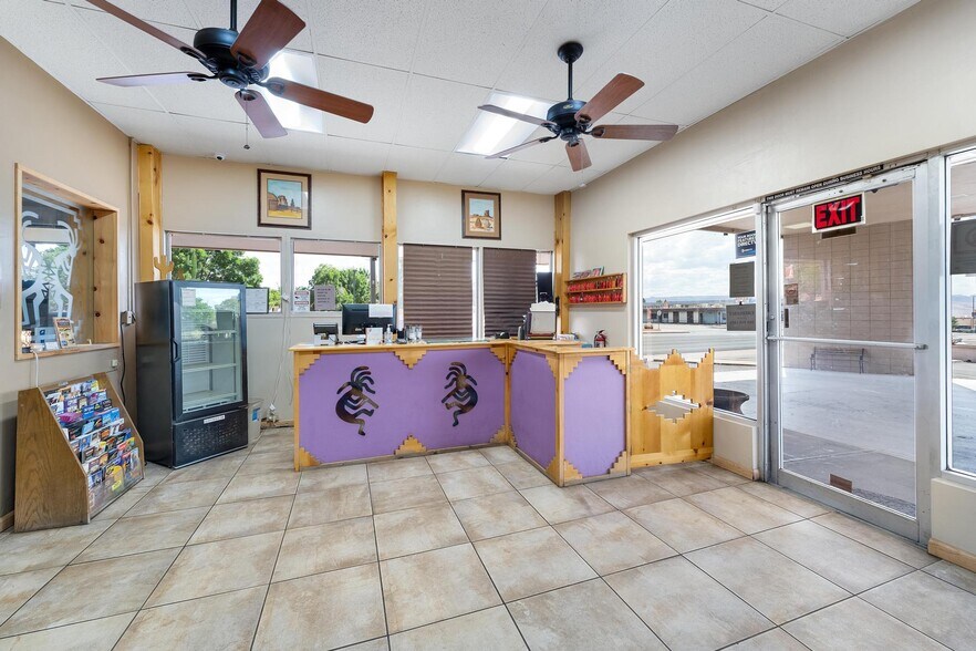 More Photos Of 150 N Lake Powell Blvd, Page Hotel For Sale