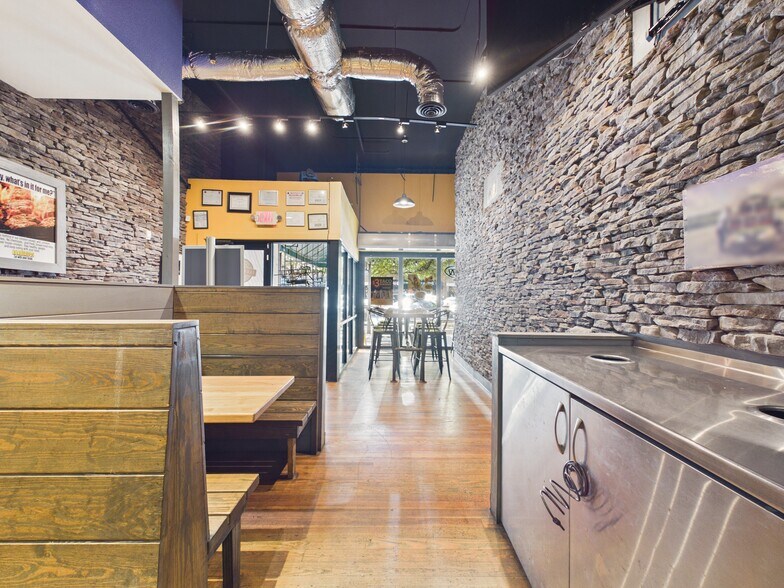 More Photos Of 1014 Broadway, Columbus Storefront Retail Residential For Lease