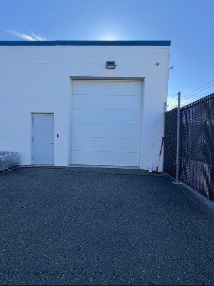 More Photos Of 72 Otis St, West Babylon Flex For Sale