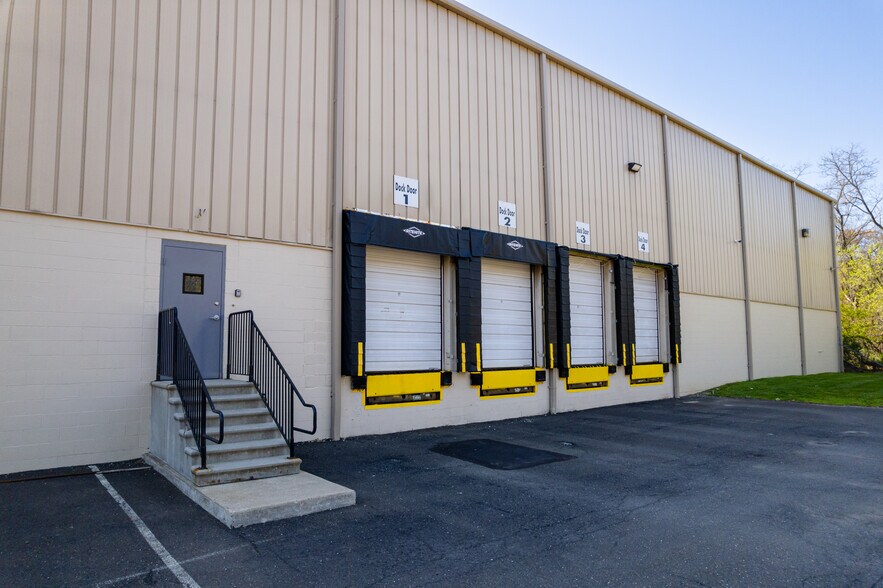 More Photos Of 2530 Pearl Buck Rd, Bristol Warehouse For Lease