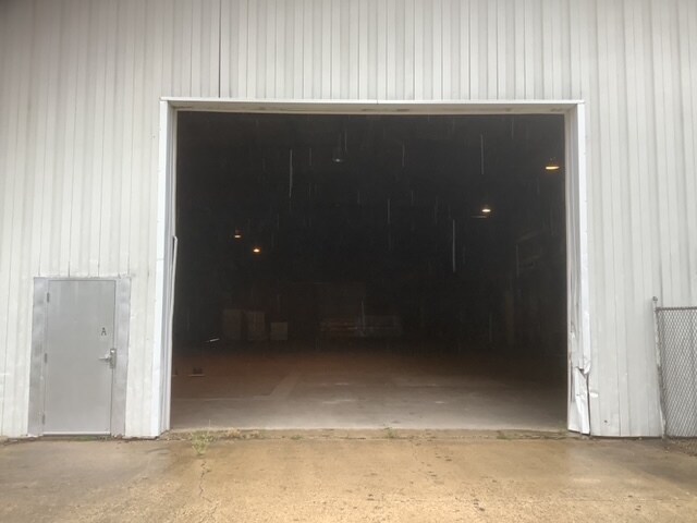 More Photos Of 401 W Blair Pike Rd, Peru Warehouse For Lease
