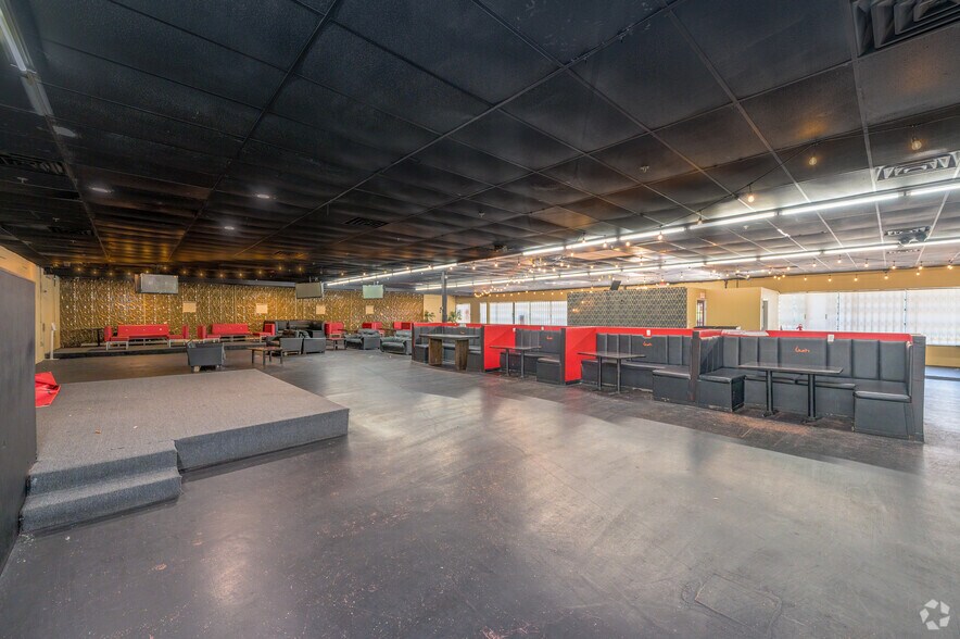 More Photos Of 9300-9350 Woodward Ave, Detroit Storefront For Lease