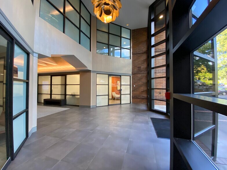 More Photos Of 13555 SE 36th St, Bellevue Office For Lease