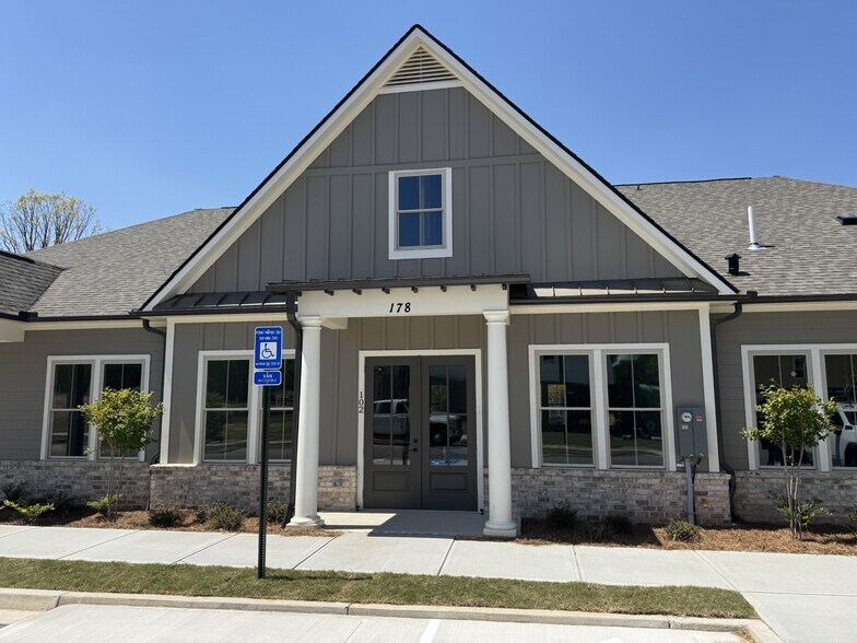 More Photos Of 178 River Green Ave, Canton General Retail For Sale