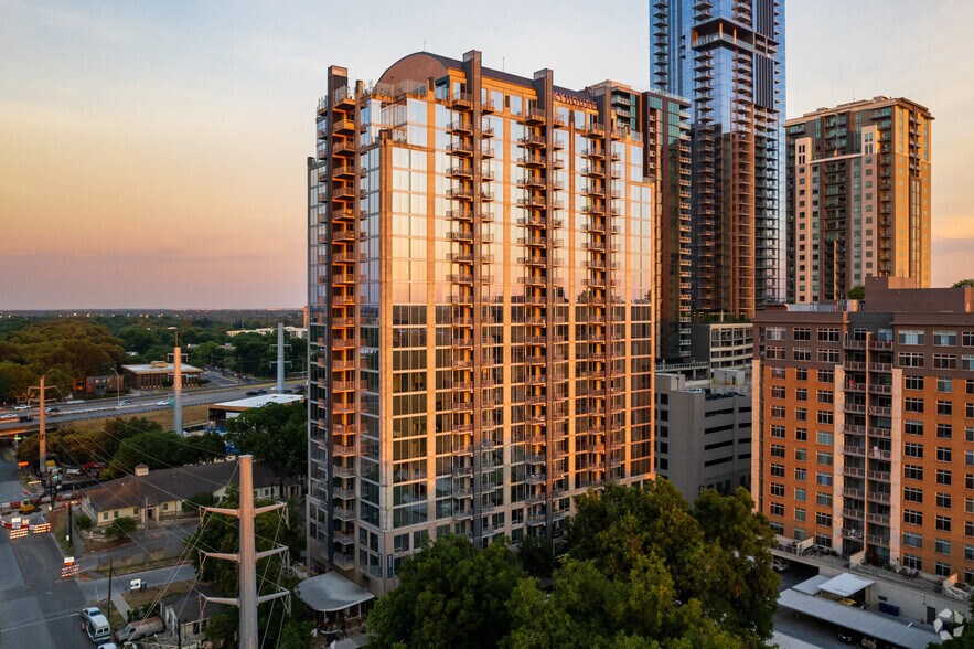 More Photos Of 51 Rainey St, Austin Apartments For Lease