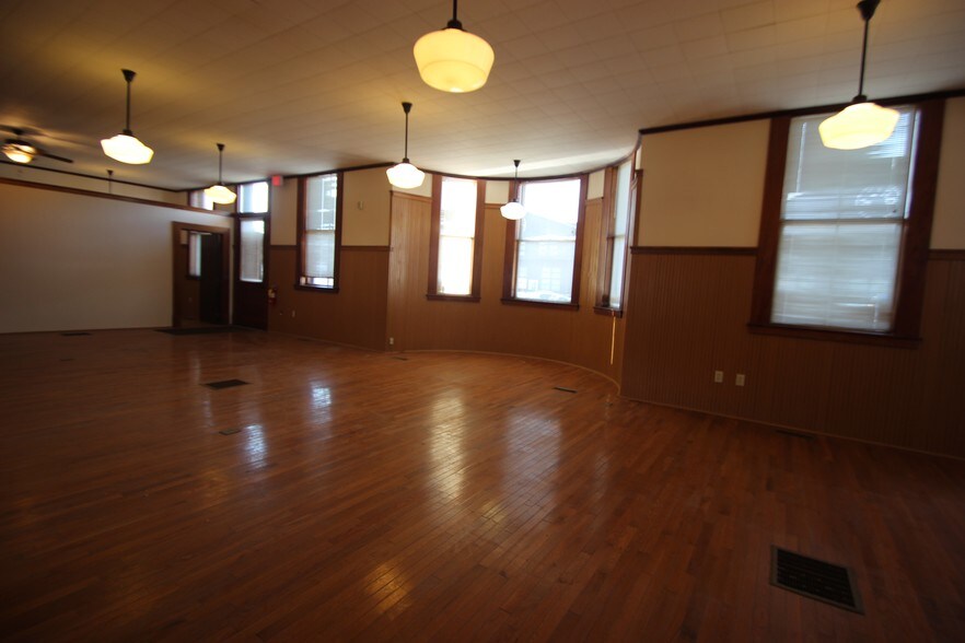 More Photos Of 56 Depot Sq, Barre City Office For Sale